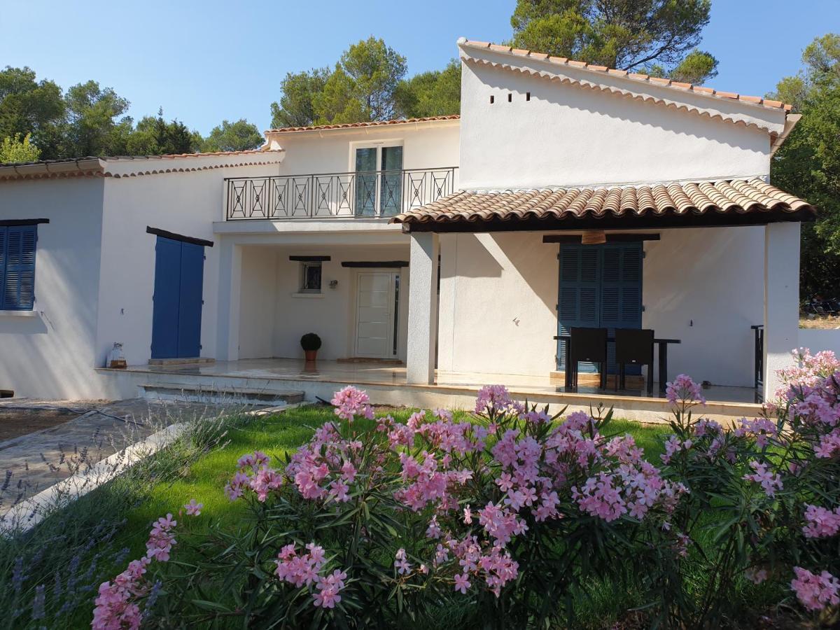 La Bastide Blanche Magnifique Villa 5 Etoiles 5 Chambres Et Piscine Privee Sur 6500 M Var Lorgues Luaran gambar