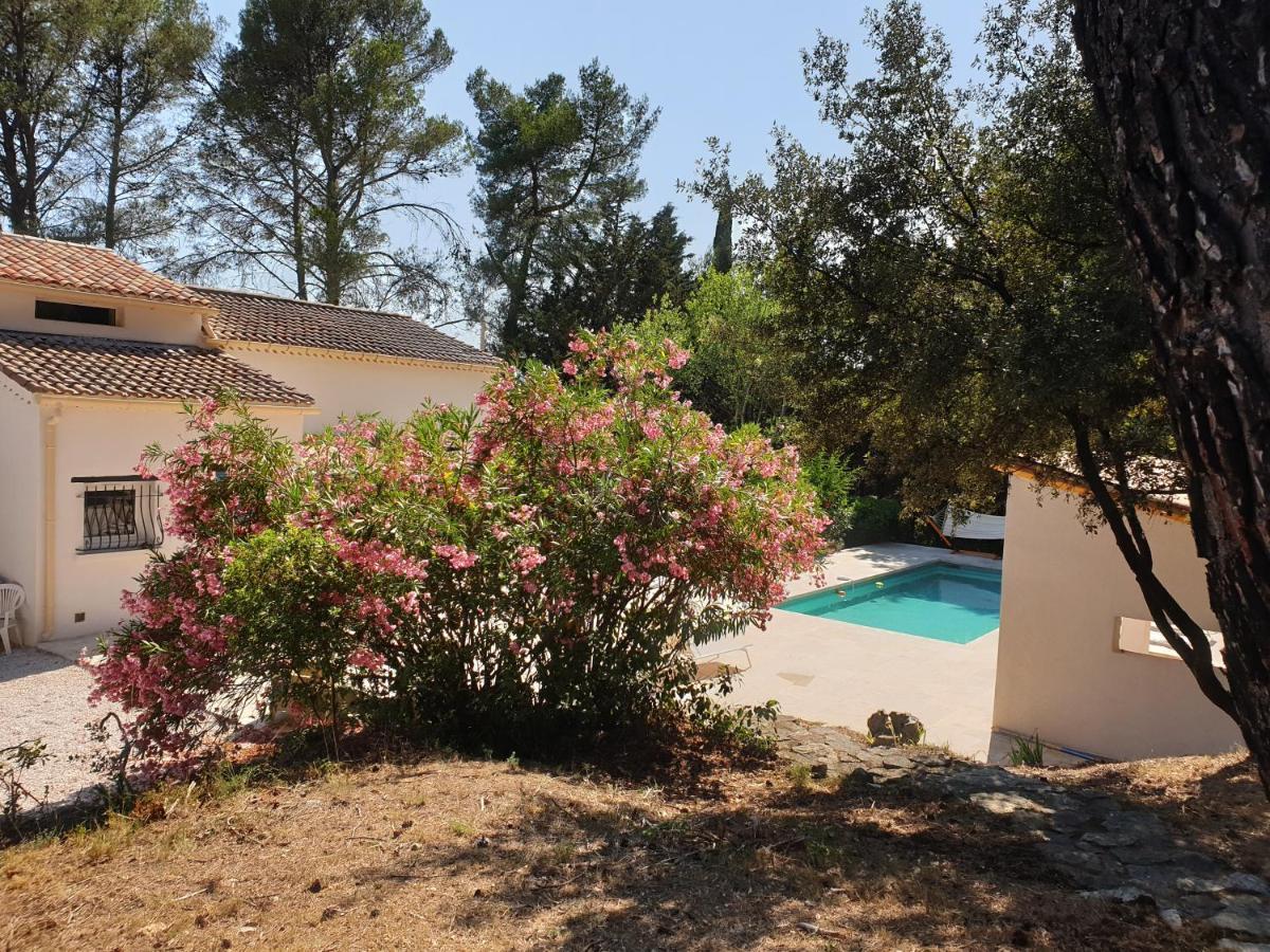 La Bastide Blanche Magnifique Villa 5 Etoiles 5 Chambres Et Piscine Privee Sur 6500 M Var Lorgues Luaran gambar