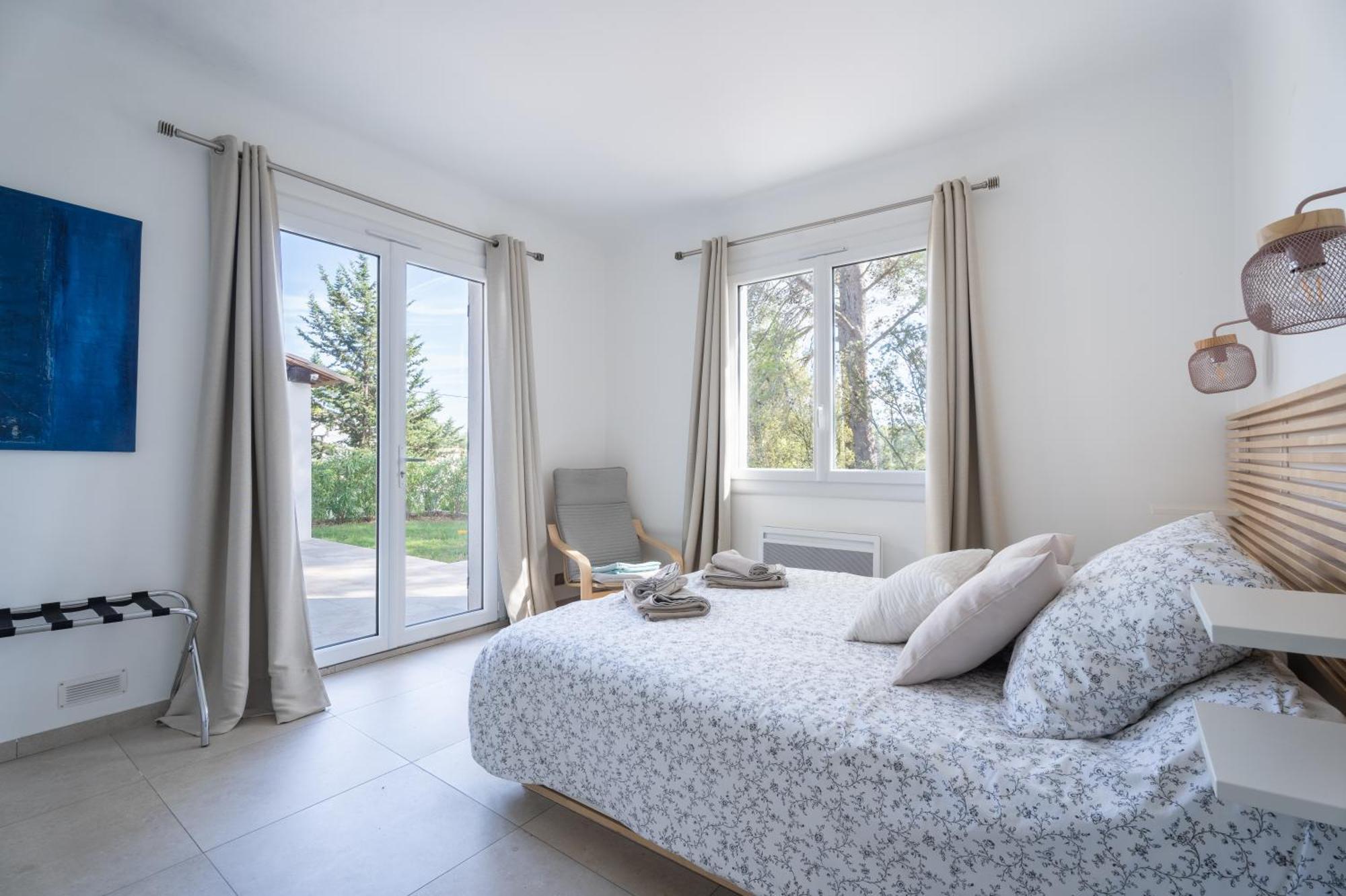 La Bastide Blanche Magnifique Villa 5 Etoiles 5 Chambres Et Piscine Privee Sur 6500 M Var Lorgues Luaran gambar