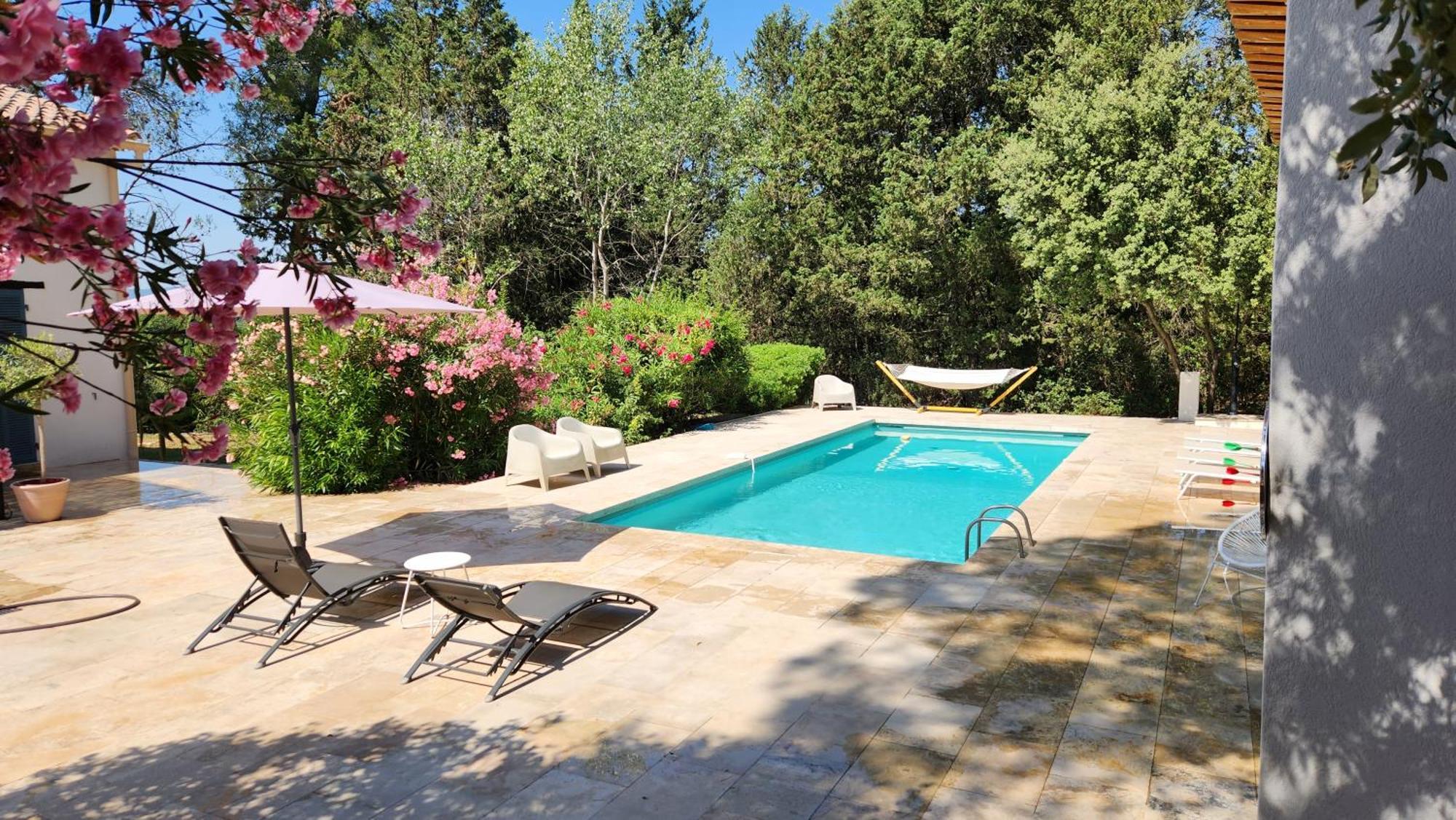 La Bastide Blanche Magnifique Villa 5 Etoiles 5 Chambres Et Piscine Privee Sur 6500 M Var Lorgues Luaran gambar